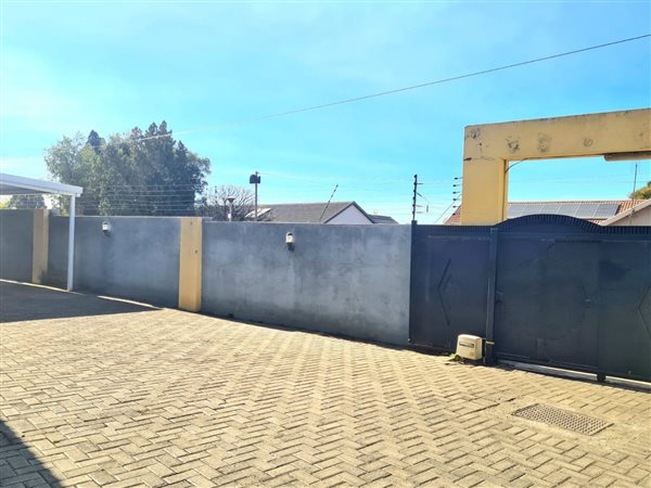 8 Bedroom House 8 Bedroom House