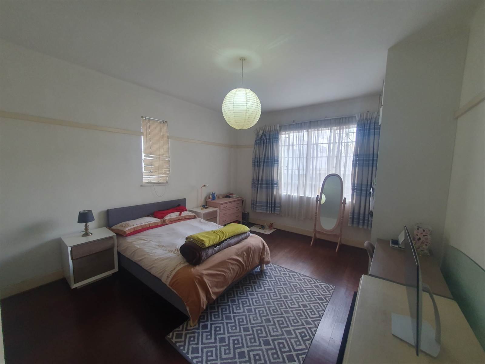 2 Bed Apartment in Illovo photo number 11