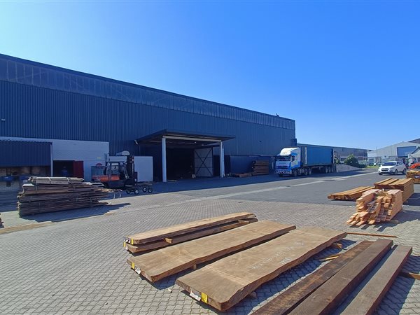 5 490  m² Industrial space