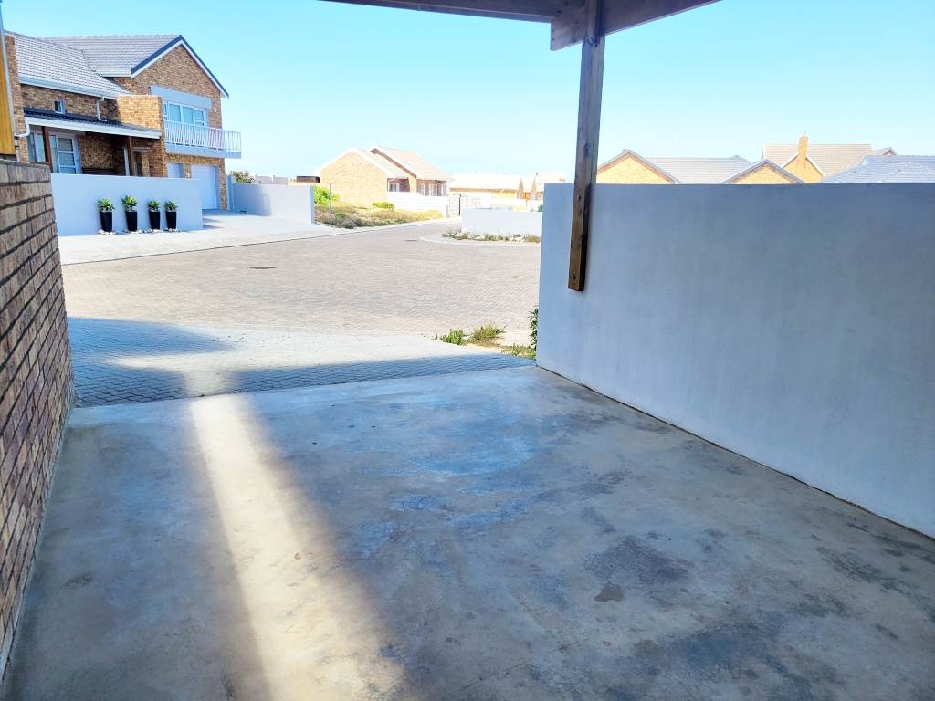 1 Bed Flat in Struisbaai photo number 14