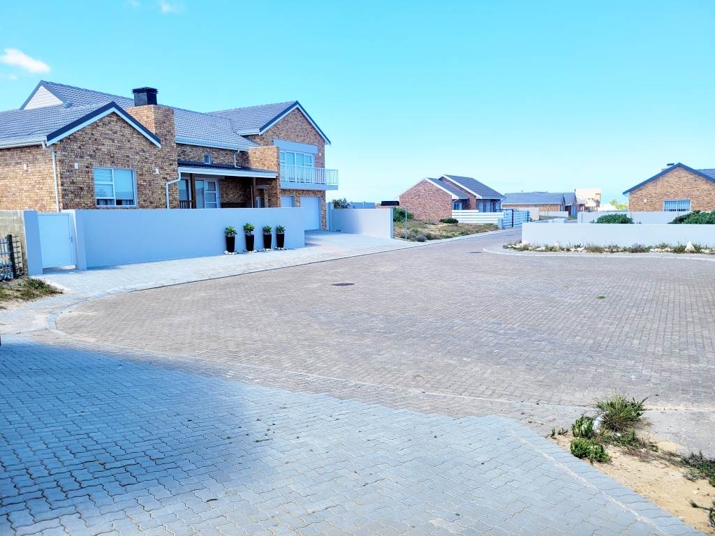1 Bed Flat in Struisbaai photo number 15