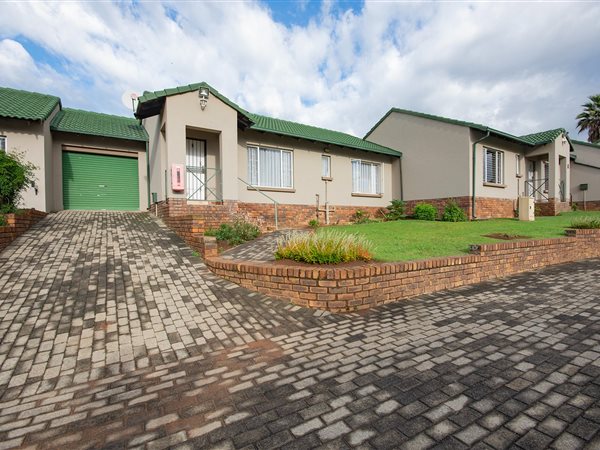 2 Bedroom Townhouse 2 Bedroom Townhouse