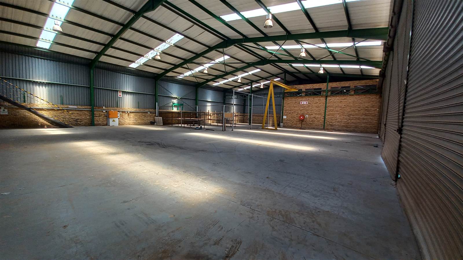 1688  m² Industrial space in Brentwood Park photo number 3