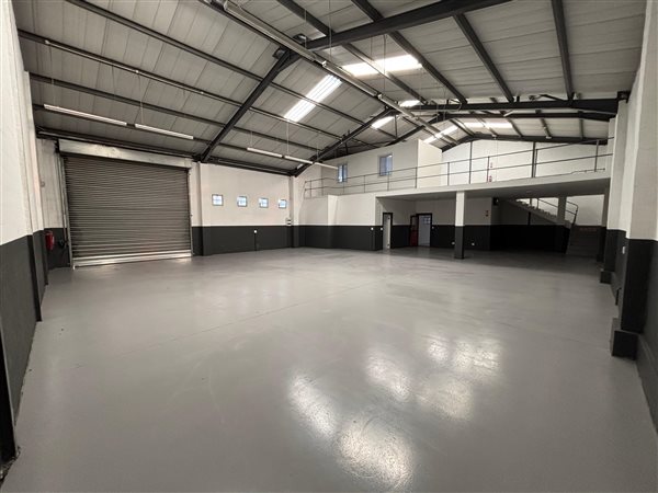 420 m² Industrial space 420 m² Industrial space