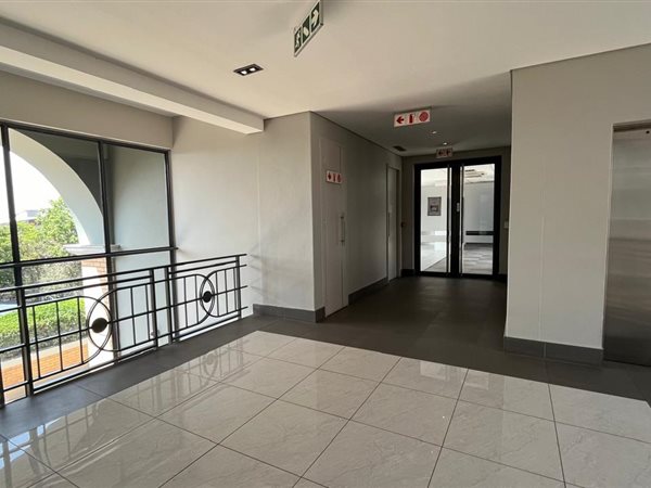 424  m² Commercial space