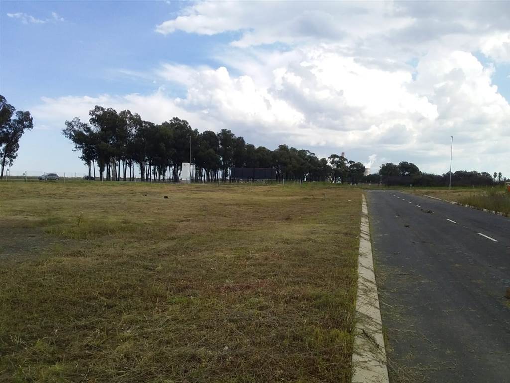 1200 m² Land available in Secunda photo number 1