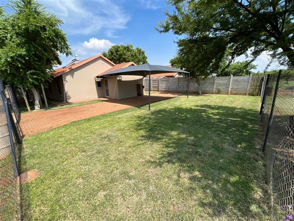 2 Bed House in Hartbeespoort Dam
