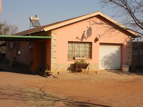 1.1 ha Farm in Rietfontein