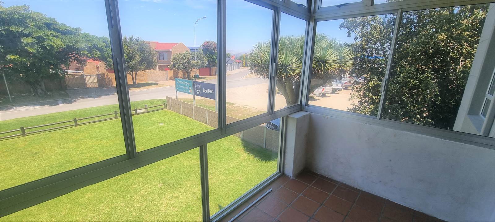 2 Bed Apartment in Hartenbos photo number 9