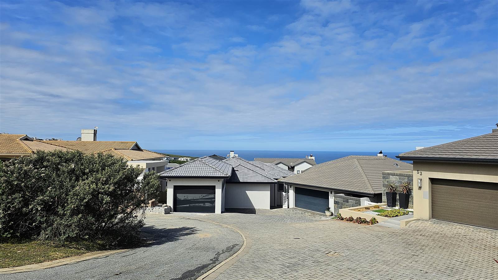 3 Bed House in Pinnacle Point Golf Estate photo number 2