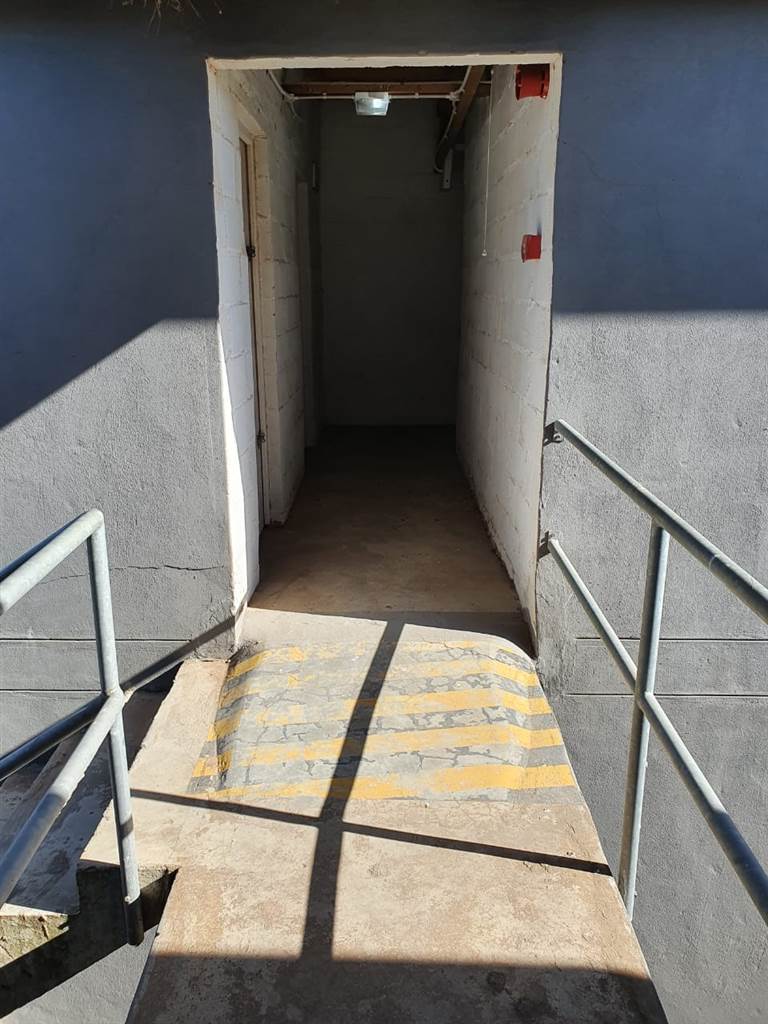 19  m² Commercial space in Paarl photo number 7