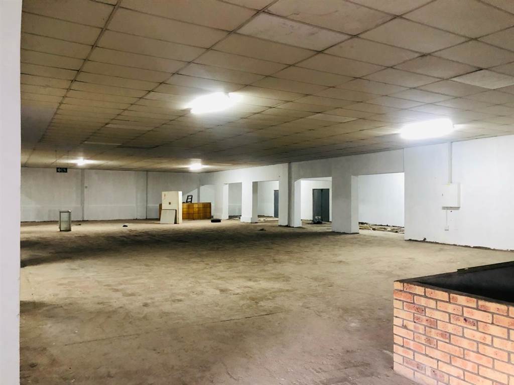 2206  m² Commercial space in Rustenburg Central photo number 6