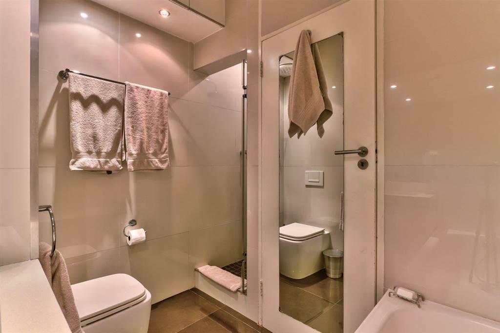 1 Bed Apartment in Cape Town City Centre photo number 29