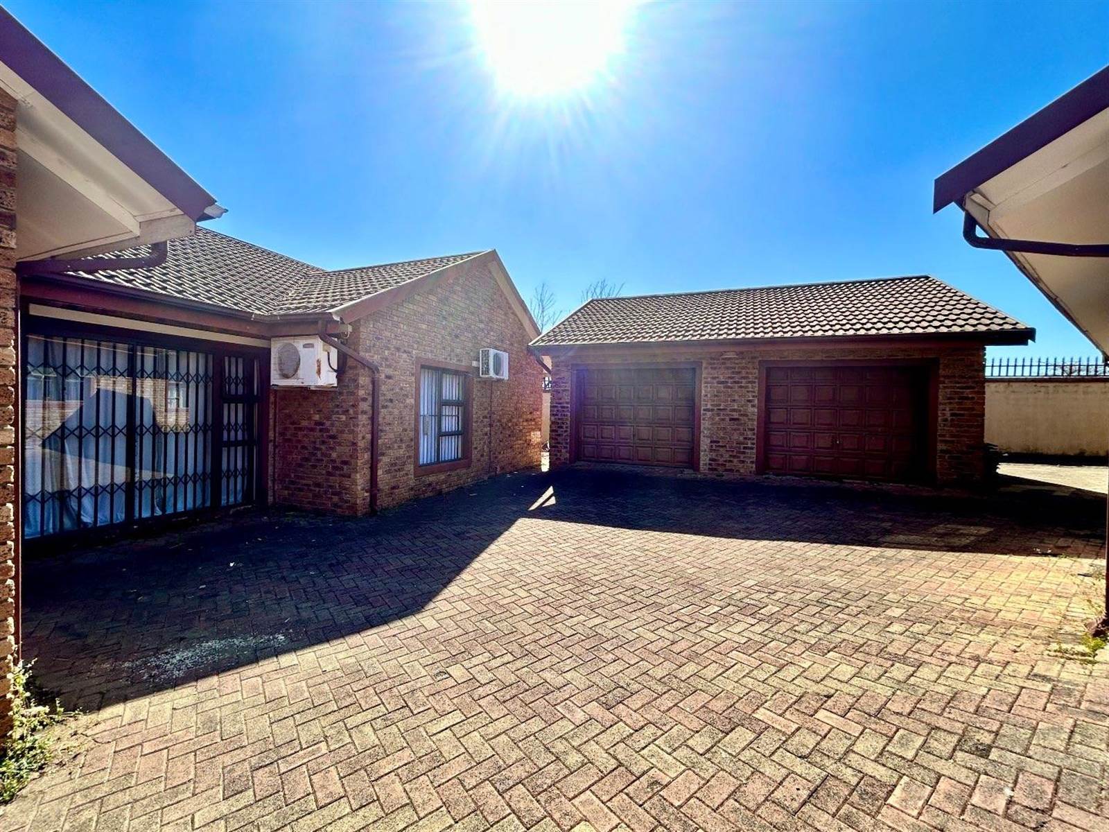 8 Bed House in Vryheid photo number 3