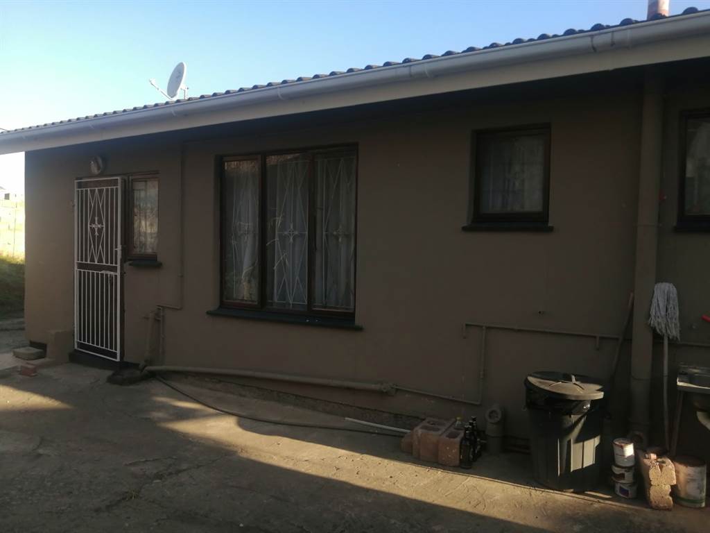 3 Bed House in Newlands West photo number 17
