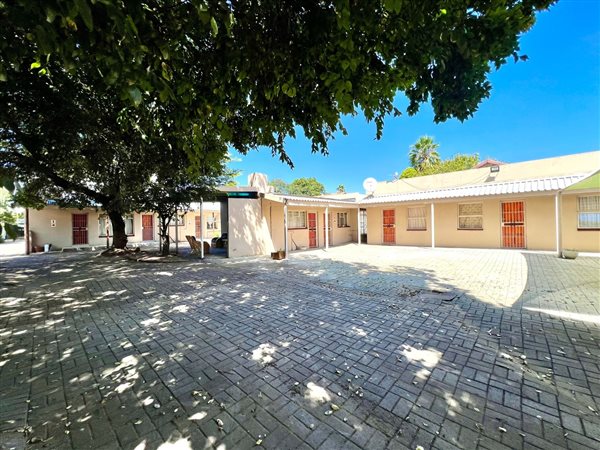 12 Bed House in Potchefstroom Central