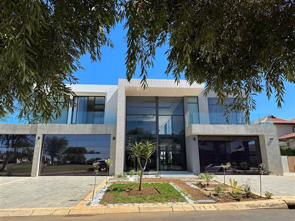 6 Bedroom House