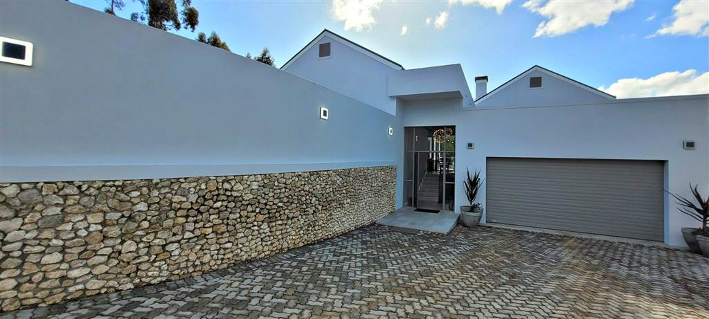 5 Bed House in Swellendam photo number 3