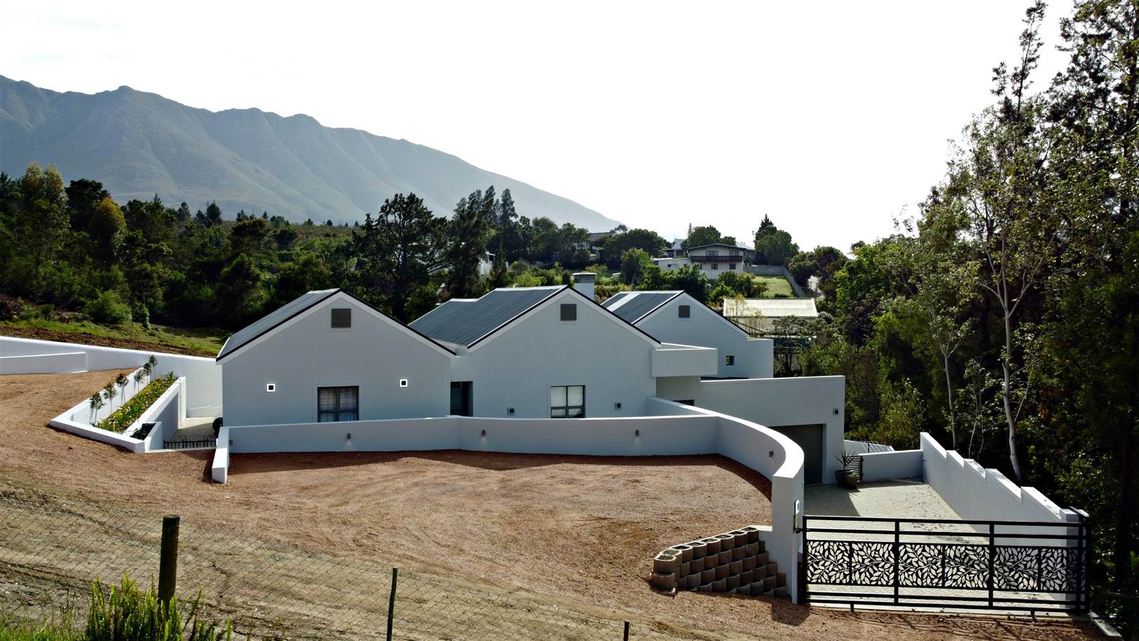 5 Bed House in Swellendam photo number 2