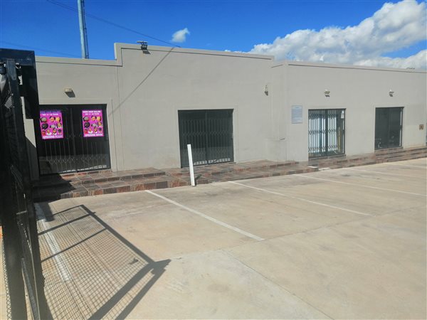 42  m² Retail Space