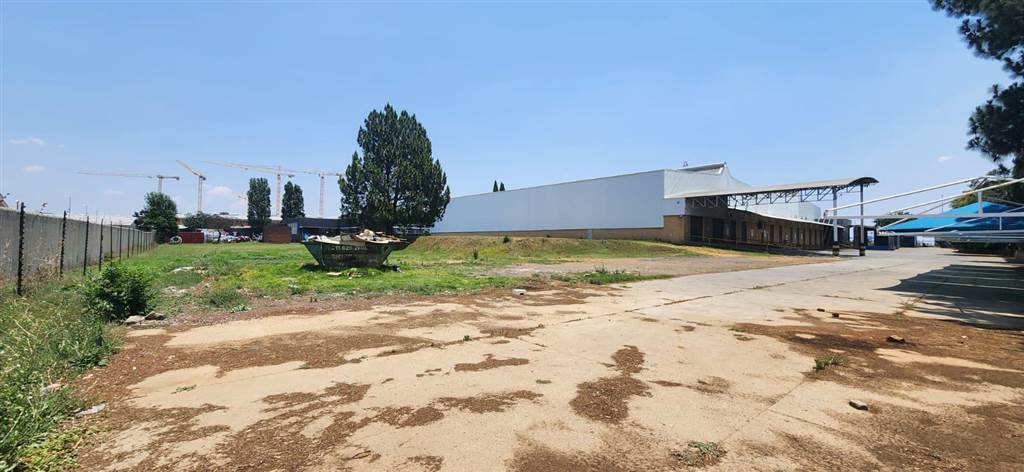 8000  m² Industrial space in Isando photo number 17