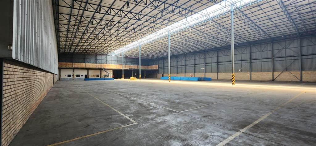 8000  m² Industrial space in Isando photo number 5