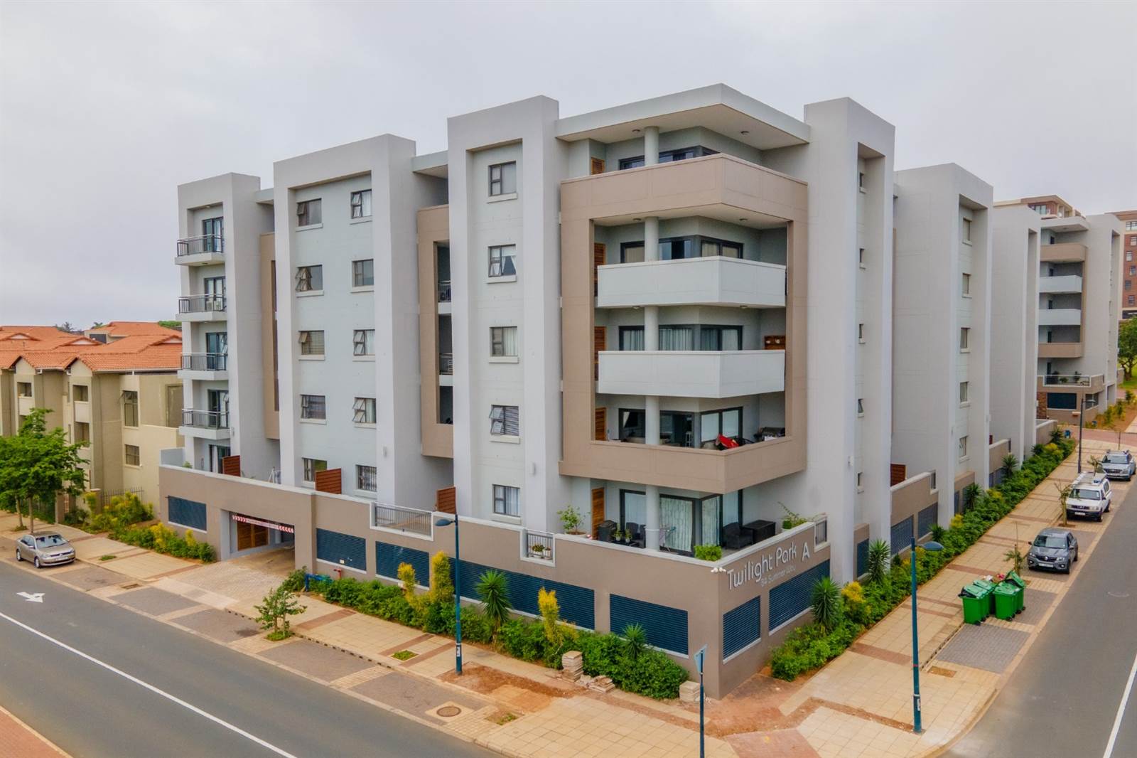 2 Bed Apartment in Umhlanga Ridge photo number 3