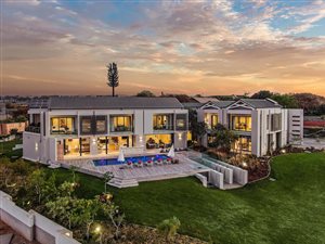 6 Bed House in Waterfall Equestrian Estate