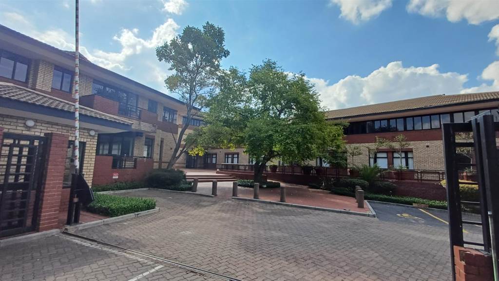 23.9  m² Commercial space in Woodmead photo number 4