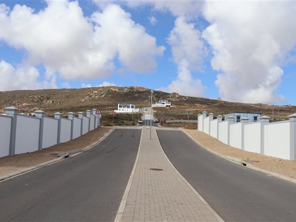 439 m² Land available in St Helena Bay