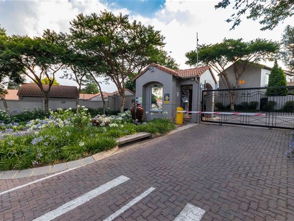 2 Bedroom Townhouse 2 Bedroom Townhouse