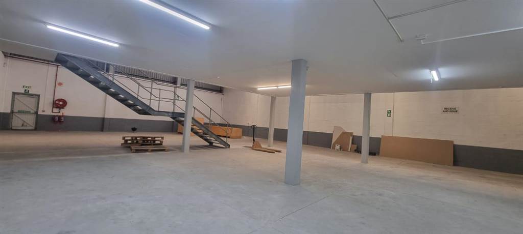 545  m² Industrial space in Airport Industria photo number 7