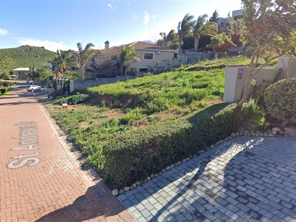 1000 m² Land available in Fairway Heights
