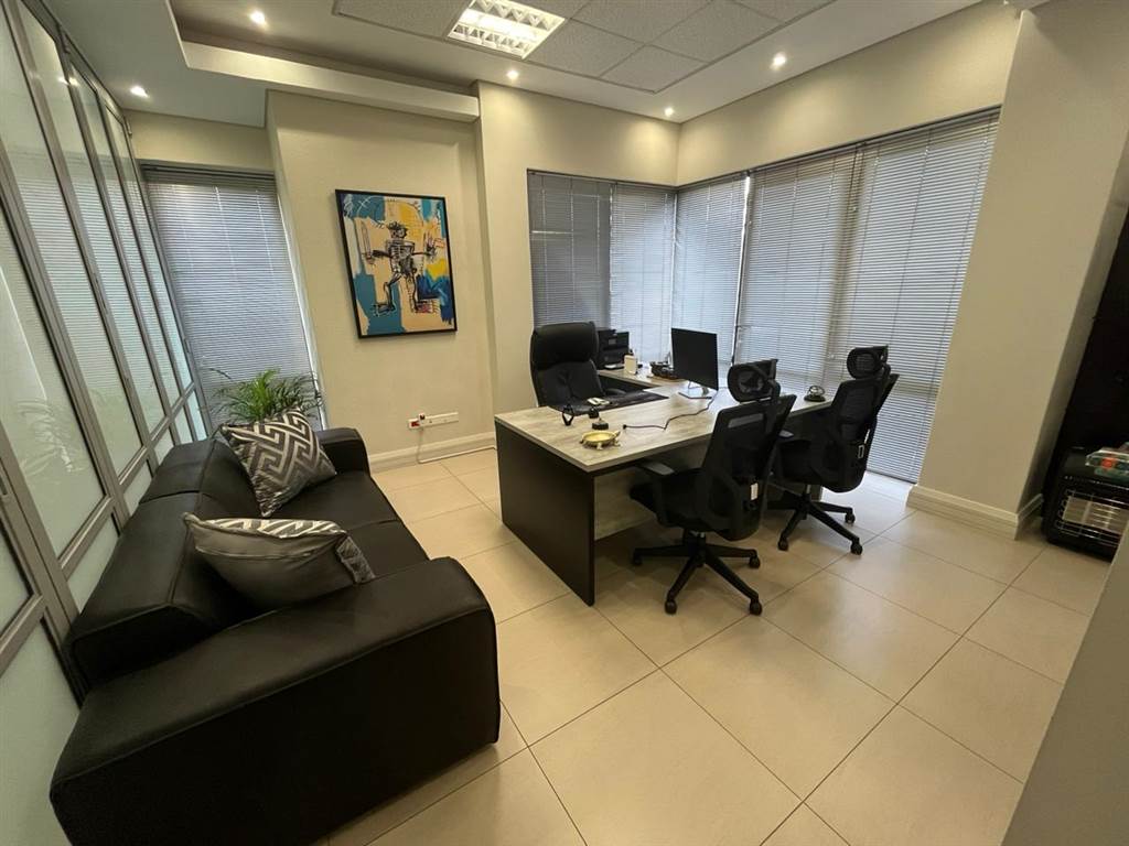 242  m² Commercial space in Bryanston photo number 7