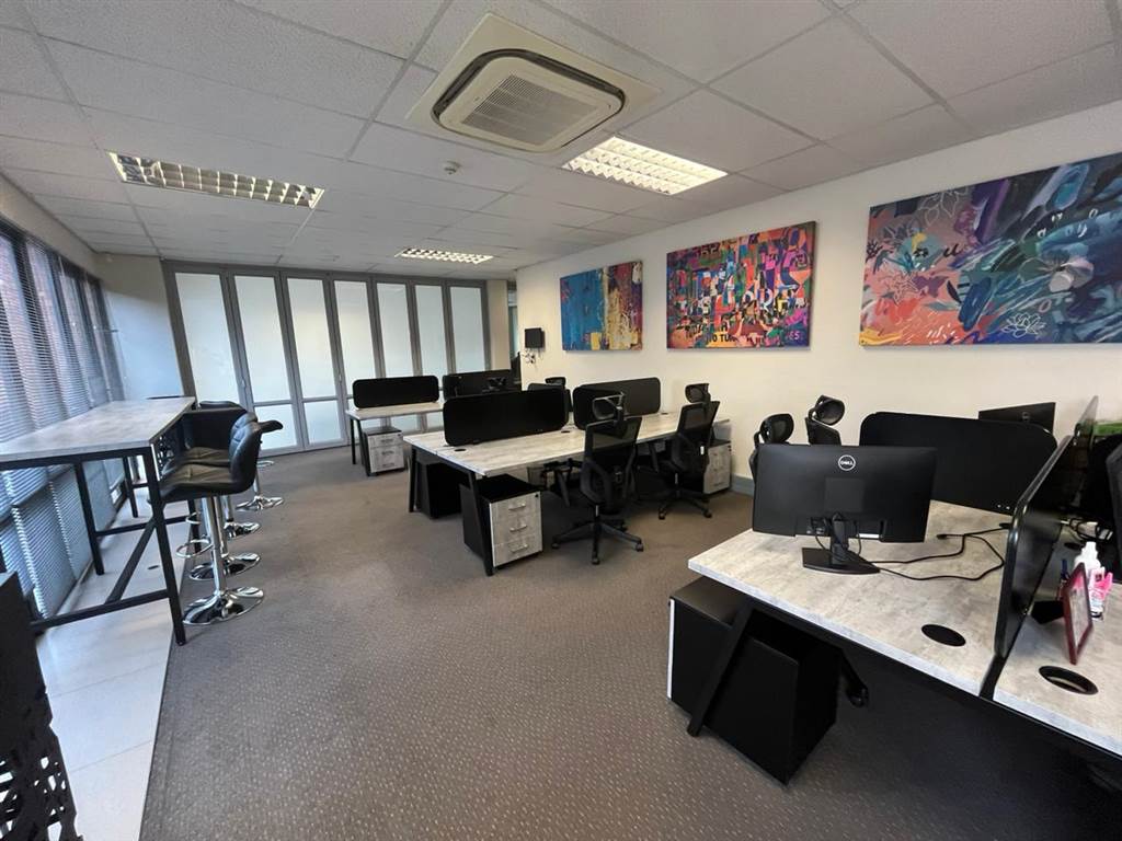 242  m² Commercial space in Bryanston photo number 20