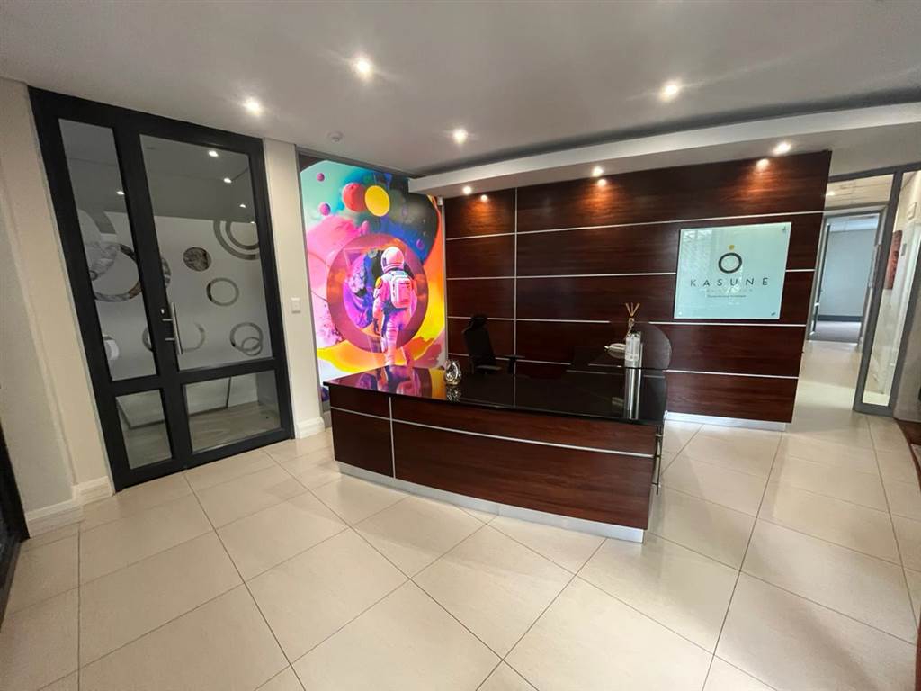 242  m² Commercial space in Bryanston photo number 2