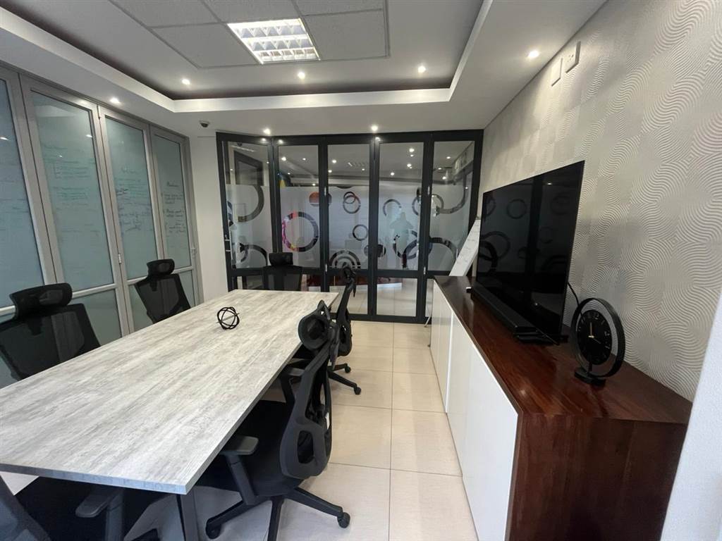 242  m² Commercial space in Bryanston photo number 6