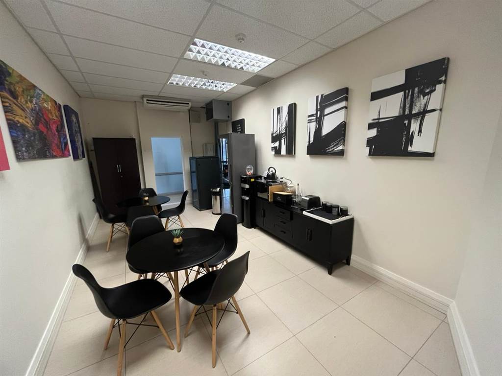242  m² Commercial space in Bryanston photo number 22