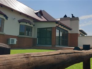 3 Bed Townhouse in Boschkop
