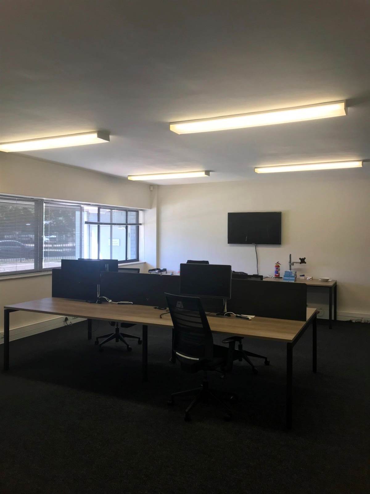 153  m² Office Space in Pinelands photo number 8