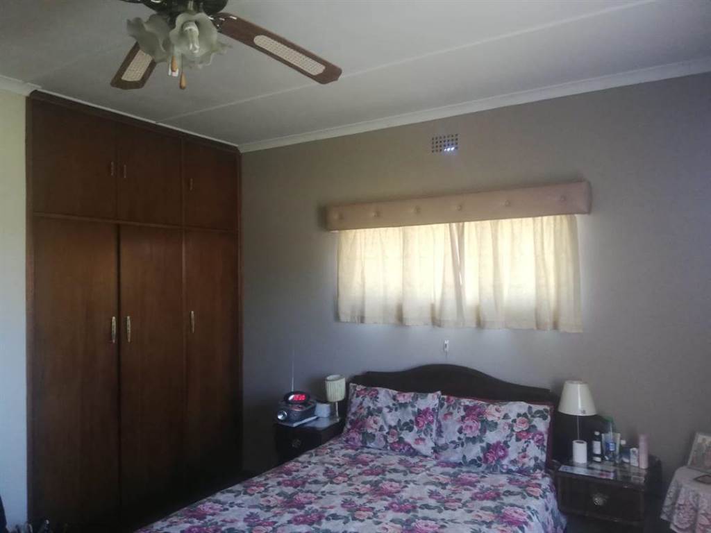 3 Bed House in Pacaltsdorp photo number 14