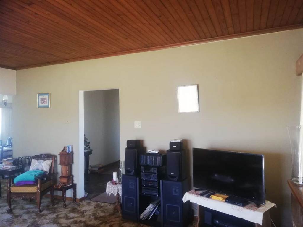3 Bed House in Pacaltsdorp photo number 7