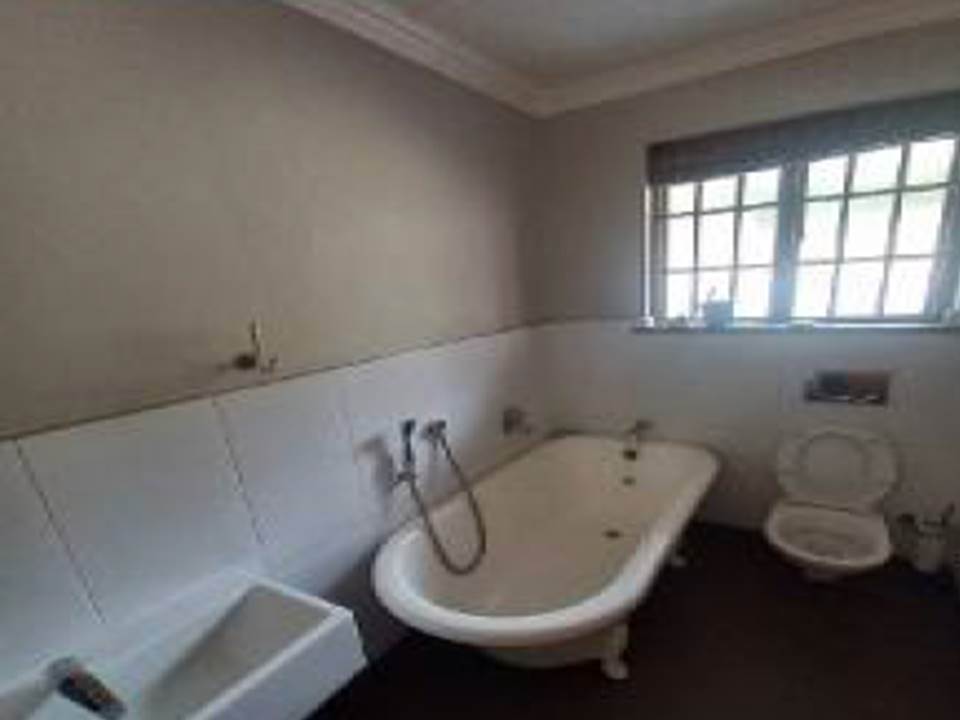 3 Bed House in Westdene photo number 6