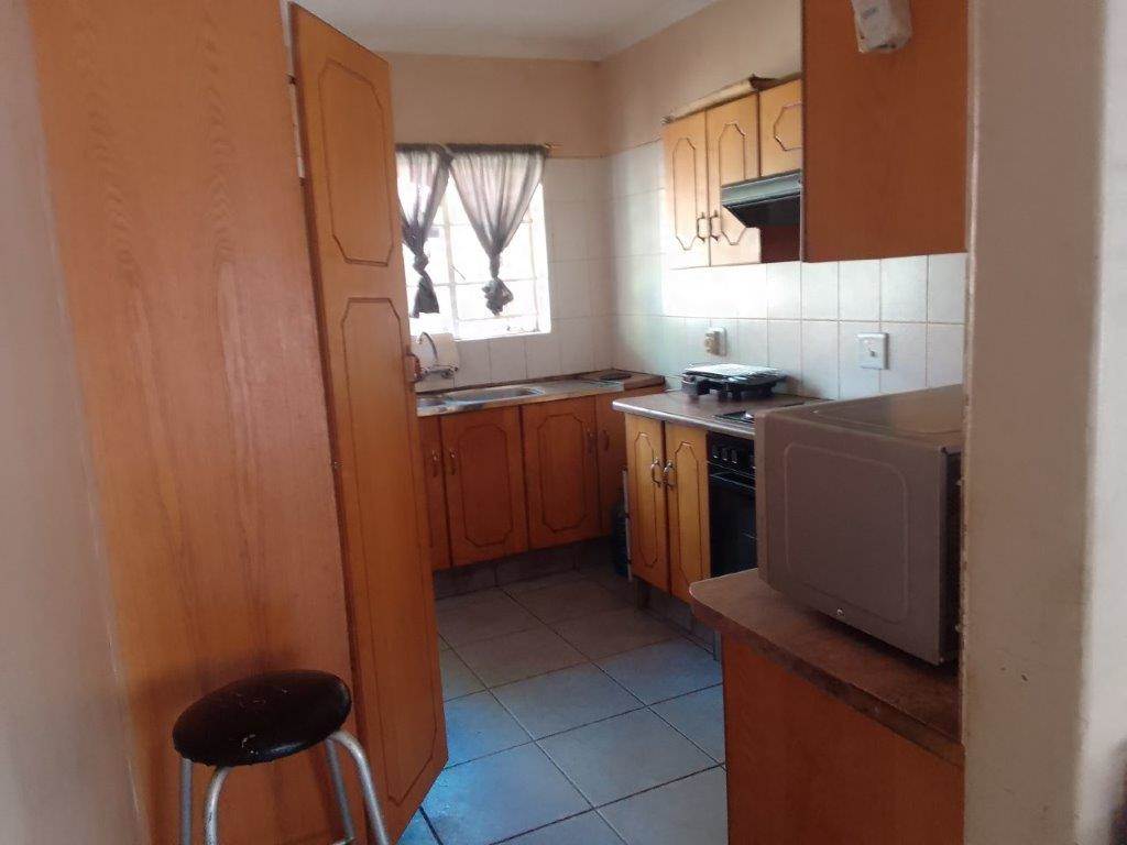3 Bed Townhouse in Protea Park photo number 10