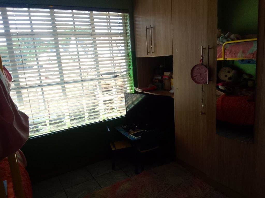 3 Bed Townhouse in Protea Park photo number 18