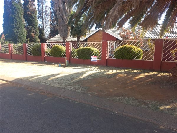4 Bedroom House 4 Bedroom House