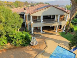 5 Bed House in Ruimsig Country Estate