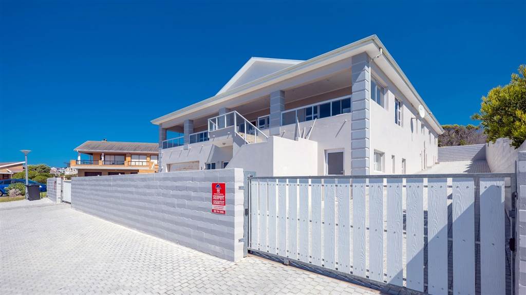 5 Bed House in Agulhas photo number 18
