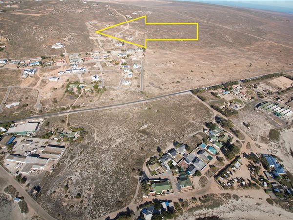 741 m² Land available in Da Gama Bay