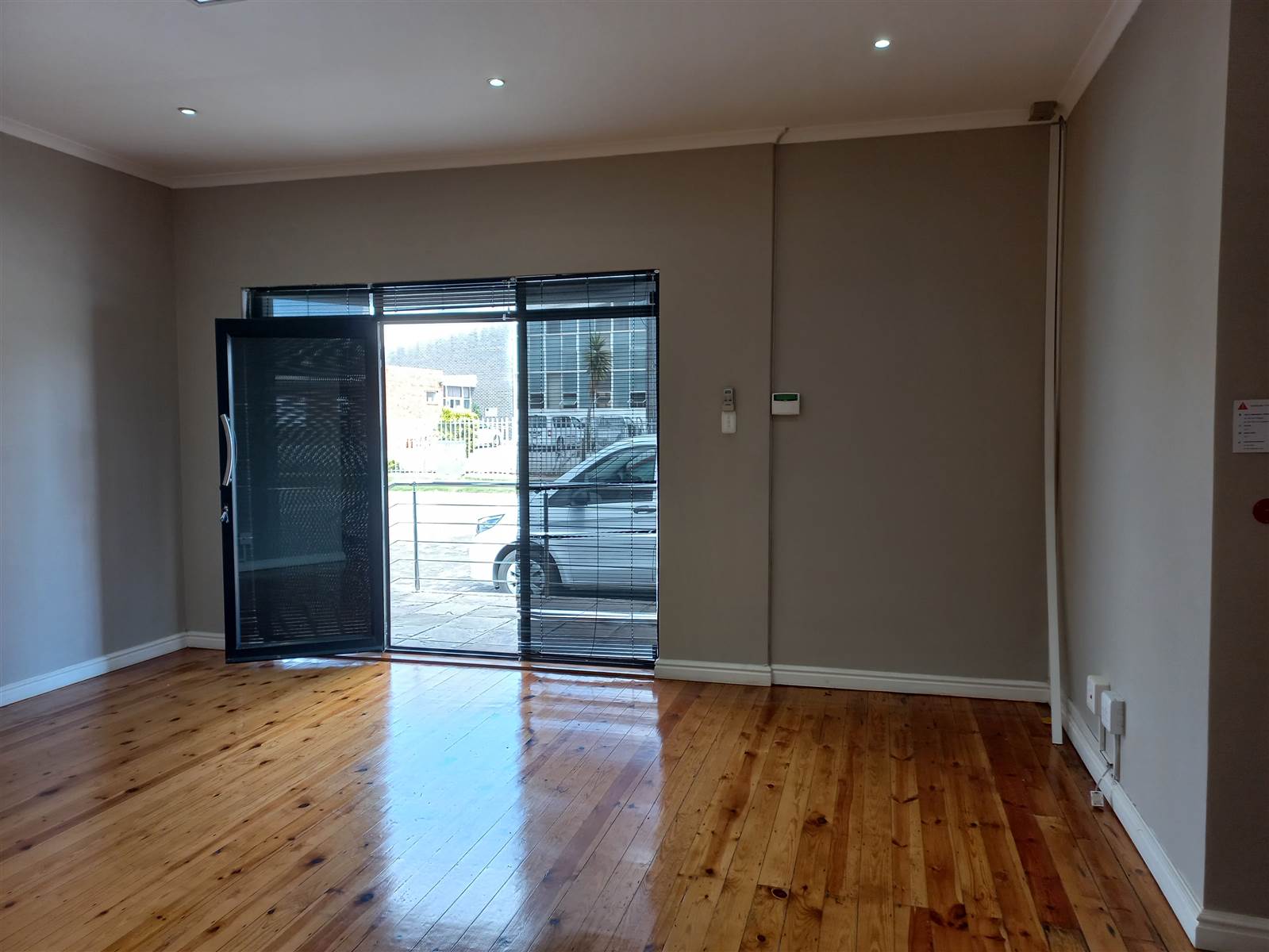150  m² Commercial space in Newton Park photo number 1